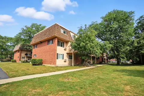 2502 Algonquin Rd #2, Rolling Meadows, IL 60008
