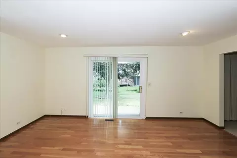 Living - 416 W North Ave, Bartlett, IL 60103 photo 4 of 5