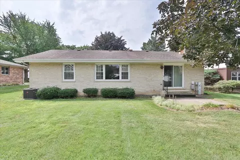 Exterior - 416 W North Ave, Bartlett, IL 60103 photo 2 of 4