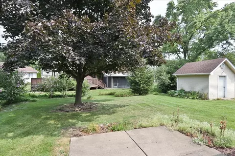 Exterior - 416 W North Ave, Bartlett, IL 60103 photo 3 of 4