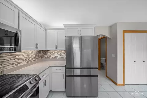 Kitchen - 4816 Daggets Ct, Naperville, IL 60564 photo 3 of 4