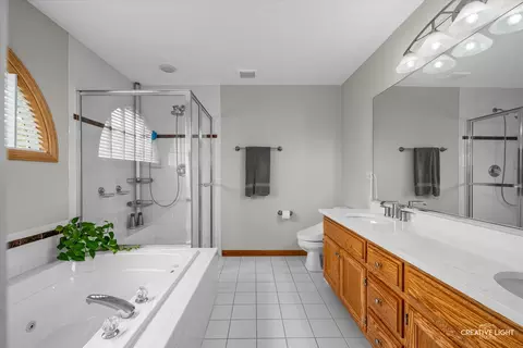 Bath - 4816 Daggets Ct, Naperville, IL 60564 photo 3 of 3