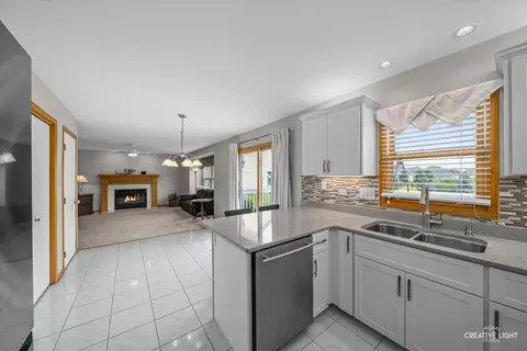 Kitchen - 4816 Daggets Ct, Naperville, IL 60564 photo 4 of 4