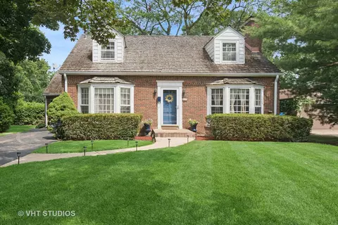 841 Rolling Pass, Glenview, IL 60025