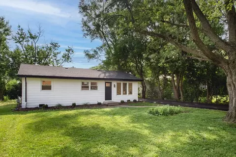 5841 Sunrise Ave, Clarendon Hills, IL 60514