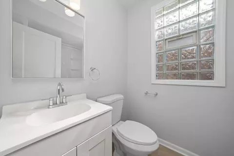 Bath - 432 E 88th St, Chicago, IL 60619 photo 1 of 2