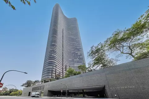 505 N Lake Shore Dr #4910, Chicago, IL 60611