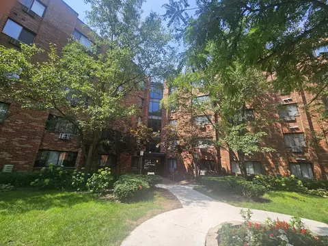 5310 N Chester Ave #502, Chicago, IL 60656