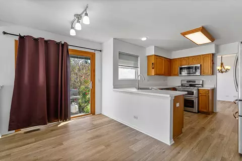 577 Greystone Ln, Bolingbrook, IL 60440 photo 5