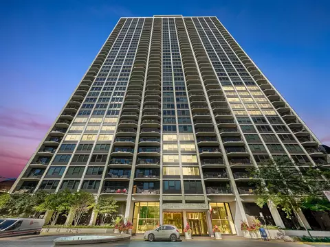 1560 N Sandburg Ter #1412J, Chicago, IL 60610