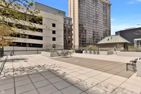 Exterior - 41 E 8th St #1401, Chicago, IL 60605 photo 3 of 3