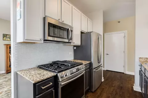 Kitchen - 41 E 8th St #1401, Chicago, IL 60605 photo 2 of 4