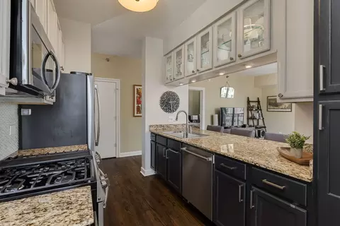Kitchen - 41 E 8th St #1401, Chicago, IL 60605 photo 3 of 4