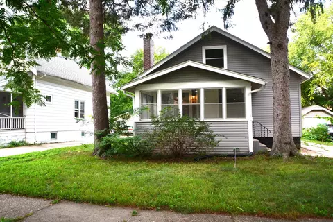 2216 Melrose St, Rockford, IL 61103