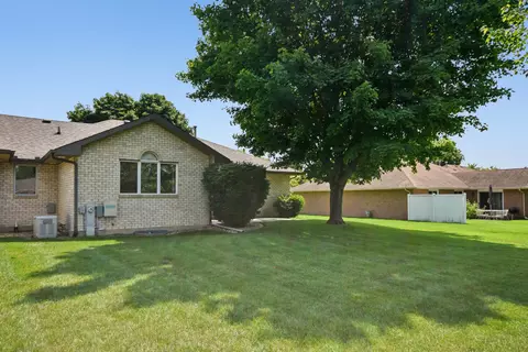 1032 Edgewater Dr, Morris, IL 60450 photo 4