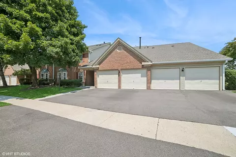 209 Dublin Ln #Z2, Schaumburg, IL 60194