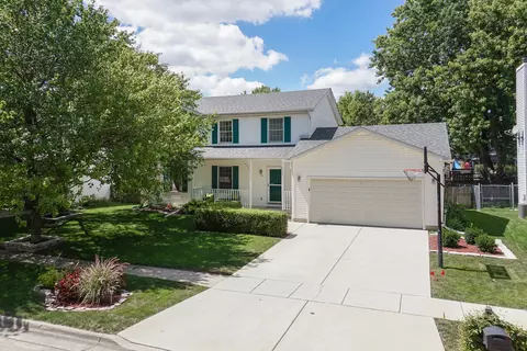 17 Hayloft Rd, Bloomington, IL 61704