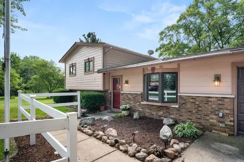 101 Seabury Rd, Bolingbrook, IL 60440