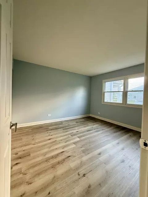 Bedroom - 121 Lucille Ct #A, Bartlett, IL 60103 photo 5 of 6