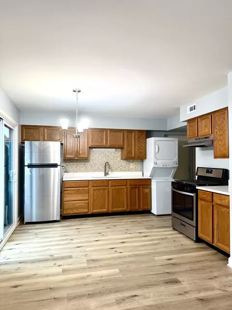 Kitchen - 121 Lucille Ct #A, Bartlett, IL 60103 photo 1 of 3