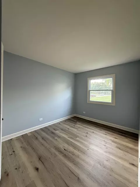 Bedroom - 121 Lucille Ct #A, Bartlett, IL 60103 photo 3 of 6