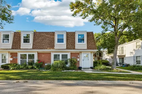 2300 Flower Ct #136, Schaumburg, IL 60194