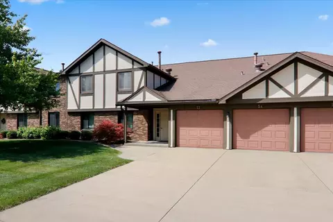54 Brandywine Ct, Bloomington, IL 61704