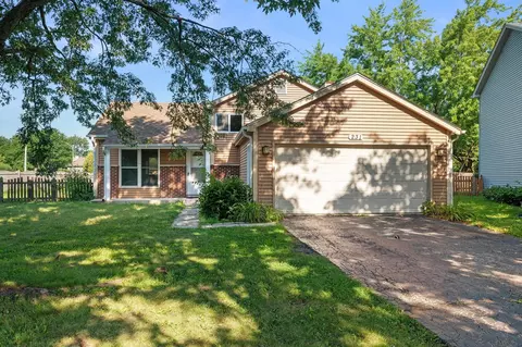 231 N Canyon Dr, Bolingbrook, IL 60490