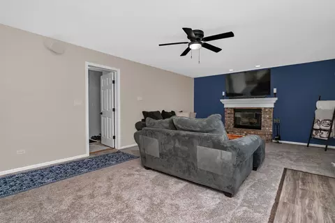 401 Feeney Dr, Minooka, IL 60447 photo 14