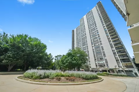 1460 N Sandburg Ter #808A, Chicago, IL 60610