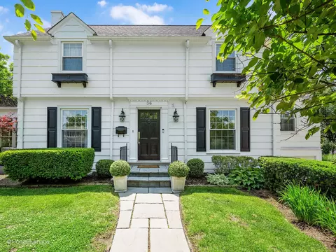 36 Center St, Hinsdale, IL 60521
