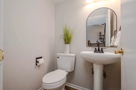 Bath - 1199 N Pin Oak Trl, Aurora, IL 60506 photo 1 of 3