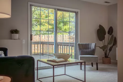 Living - 1199 N Pin Oak Trl, Aurora, IL 60506 photo 4 of 4