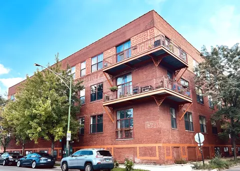 1061 W 16th St #205, Chicago, IL 60608
