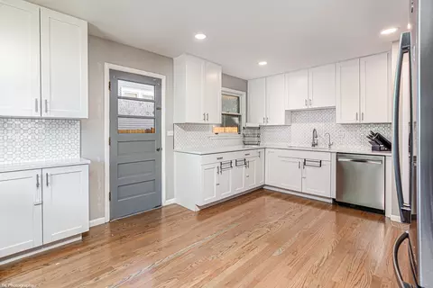 Kitchen - 403 S Washington St, Wheaton, IL 60187 photo 2 of 3