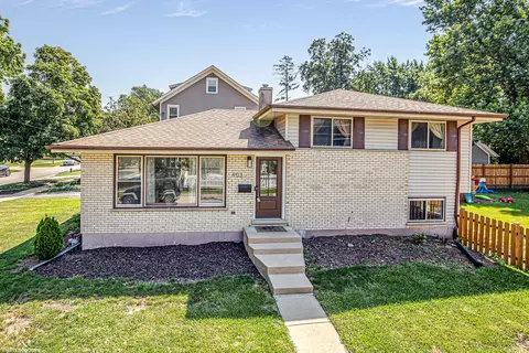 Exterior - 403 S Washington St, Wheaton, IL 60187 photo 1 of 3