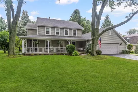 114 Burning Bush Trl, Crystal Lake, IL 60012