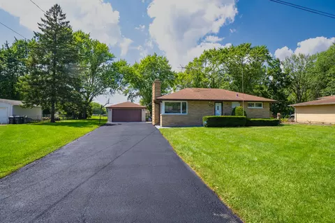 38402 N Russell Ave, Beach Park, IL 60087