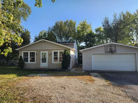 905 Buena Vista Dr, Round Lake Beach, IL 60073