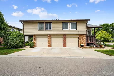 1316 Kingsbury Dr #1, Hanover Park, IL 60133