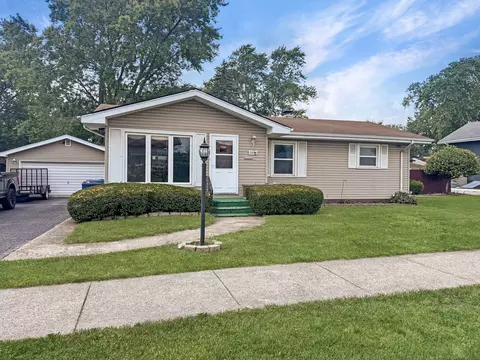 3236 Hopkins St, Steger, IL 60475