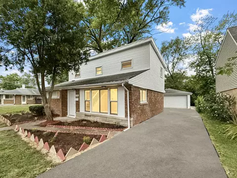 17138 Burnham Ave, Lansing, IL 60438