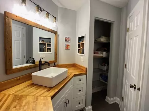 Bath - 1600 Queens Ct #A1, Wheeling, IL 60090 photo 2 of 2