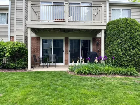 Exterior - 1600 Queens Ct #A1, Wheeling, IL 60090 photo 2 of 6