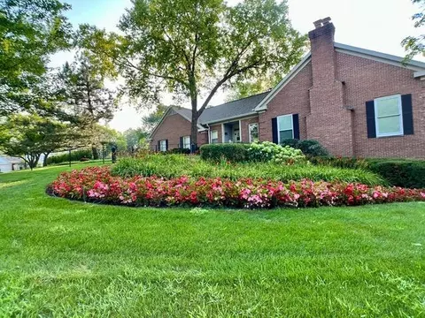 Exterior - 1600 Queens Ct #A1, Wheeling, IL 60090 photo 5 of 6