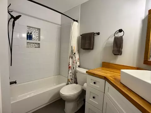 Bath - 1600 Queens Ct #A1, Wheeling, IL 60090 photo 1 of 2