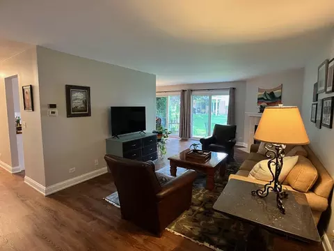 Living - 1600 Queens Ct #A1, Wheeling, IL 60090 photo 1 of 3