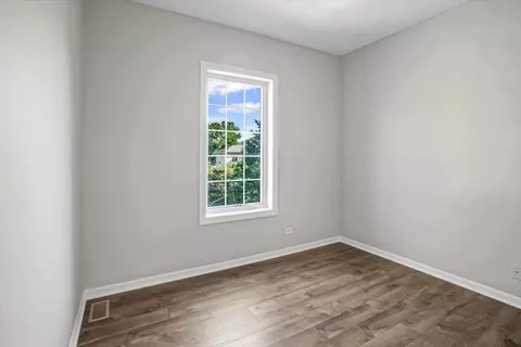 Bedroom - 120 Kimball St, Elgin, IL 60120 photo 2 of 2