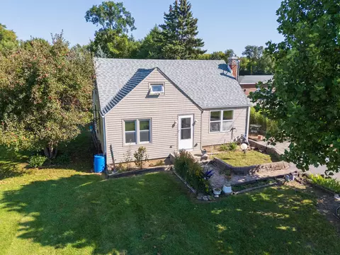 709 W Diggins St, Harvard, IL 60033 photo 2
