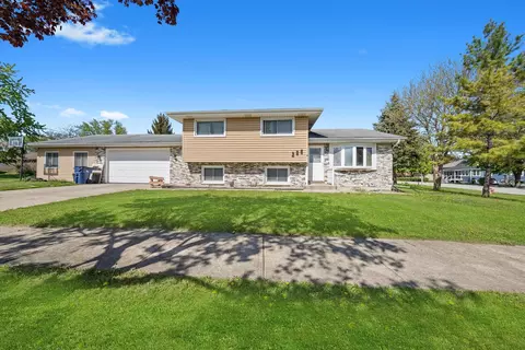 296 E Crest Ave, Bensenville, IL 60106